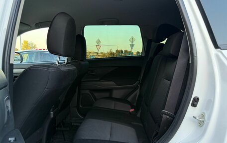 Mitsubishi Outlander III рестайлинг 3, 2018 год, 1 590 000 рублей, 15 фотография