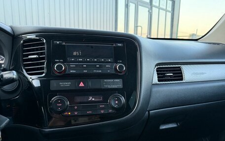 Mitsubishi Outlander III рестайлинг 3, 2018 год, 1 590 000 рублей, 16 фотография