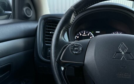 Mitsubishi Outlander III рестайлинг 3, 2018 год, 1 590 000 рублей, 19 фотография