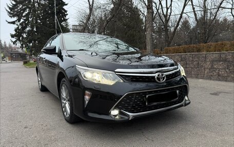 Toyota Camry, 2017 год, 2 550 000 рублей, 2 фотография