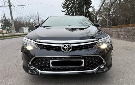 Toyota Camry, 2017 год, 2 550 000 рублей, 8 фотография