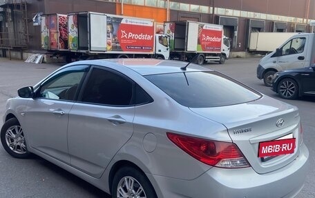 Hyundai Solaris II рестайлинг, 2011 год, 530 000 рублей, 3 фотография