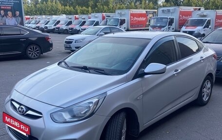 Hyundai Solaris II рестайлинг, 2011 год, 530 000 рублей, 4 фотография