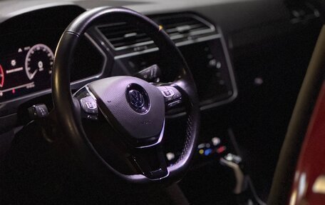 Volkswagen Tiguan II, 2019 год, 2 570 000 рублей, 8 фотография