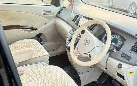 Toyota ISis I, 2013 год, 1 320 000 рублей, 14 фотография