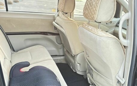 Toyota ISis I, 2013 год, 1 320 000 рублей, 17 фотография