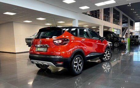 Renault Kaptur I рестайлинг, 2017 год, 1 550 000 рублей, 2 фотография