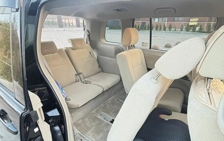 Toyota ISis I, 2013 год, 1 320 000 рублей, 20 фотография