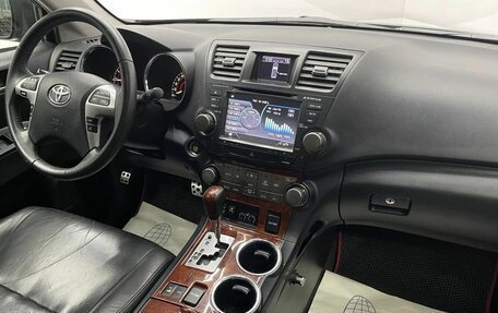 Toyota Highlander III, 2011 год, 1 850 000 рублей, 14 фотография