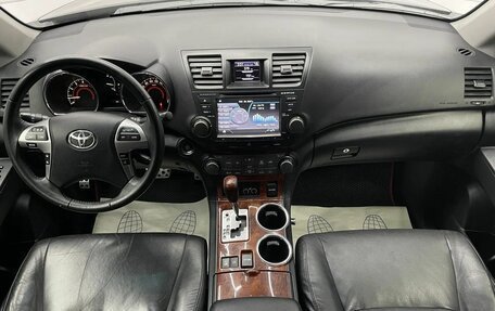 Toyota Highlander III, 2011 год, 1 850 000 рублей, 12 фотография