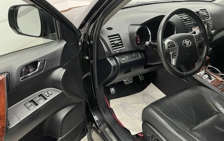 Toyota Highlander III, 2011 год, 1 850 000 рублей, 13 фотография