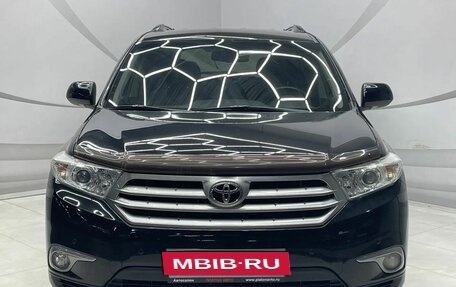 Toyota Highlander III, 2011 год, 1 850 000 рублей, 2 фотография