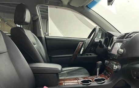 Toyota Highlander III, 2011 год, 1 850 000 рублей, 21 фотография
