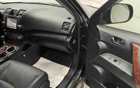 Toyota Highlander III, 2011 год, 1 850 000 рублей, 20 фотография