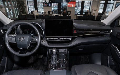 Toyota Highlander, 2026 год, 5 800 000 рублей, 11 фотография