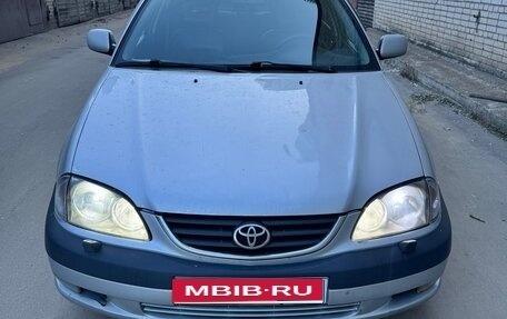 Toyota Avensis III рестайлинг, 2001 год, 389 000 рублей, 1 фотография