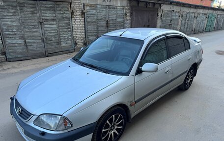 Toyota Avensis III рестайлинг, 2001 год, 389 000 рублей, 2 фотография