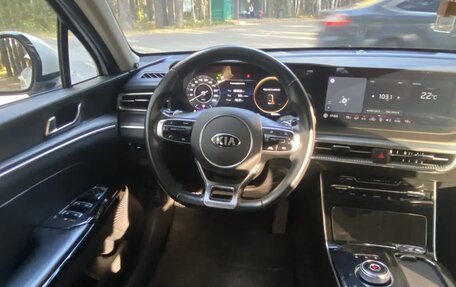 KIA K5, 2021 год, 2 600 000 рублей, 25 фотография