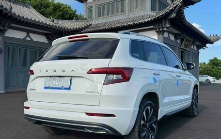 Skoda Karoq I, 2023 год, 1 530 000 рублей, 6 фотография