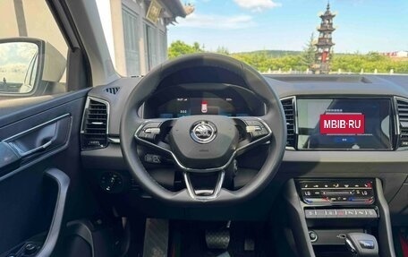 Skoda Karoq I, 2023 год, 1 530 000 рублей, 10 фотография