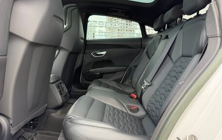 Audi e-tron GT, 2022 год, 10 700 000 рублей, 27 фотография