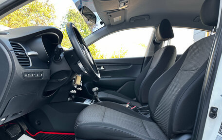 KIA Rio IV, 2017 год, 1 050 000 рублей, 12 фотография