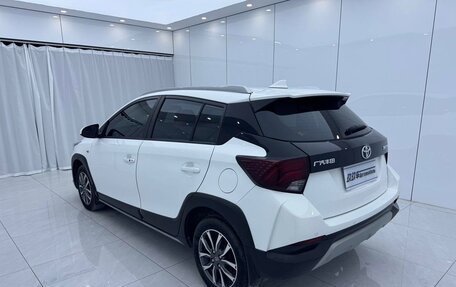 Toyota Yaris XP150 рестайлинг, 2022 год, 950 000 рублей, 4 фотография