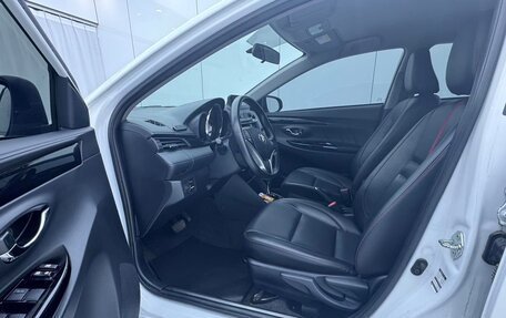 Toyota Yaris XP150 рестайлинг, 2022 год, 950 000 рублей, 7 фотография