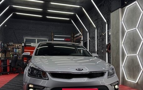 KIA Rio IV, 2017 год, 1 380 000 рублей, 2 фотография
