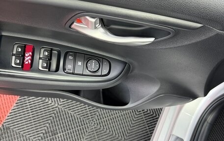 KIA Rio IV, 2017 год, 1 380 000 рублей, 18 фотография