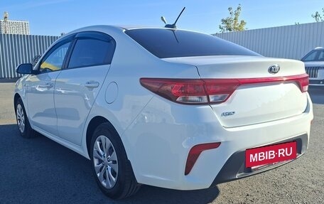 KIA Rio IV, 2017 год, 1 100 000 рублей, 4 фотография