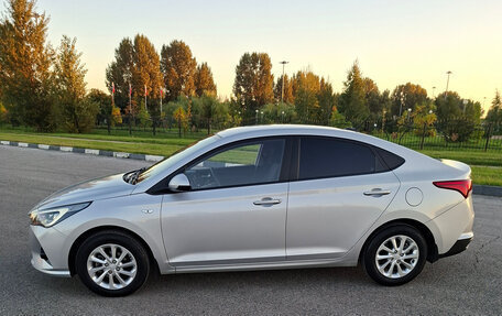 Hyundai Solaris II рестайлинг, 2021 год, 1 745 000 рублей, 2 фотография