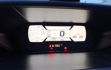 Citroen C4 Picasso II рестайлинг, 2017 год, 900 000 рублей, 2 фотография