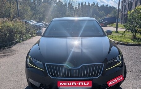 Skoda Superb III рестайлинг, 2017 год, 2 100 000 рублей, 3 фотография