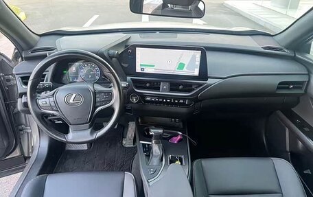 Lexus UX I, 2022 год, 2 257 000 рублей, 9 фотография