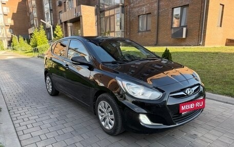 Hyundai Solaris II рестайлинг, 2012 год, 670 000 рублей, 3 фотография