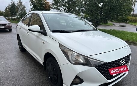 Hyundai Solaris II рестайлинг, 2020 год, 645 000 рублей, 2 фотография