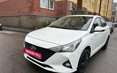 Hyundai Solaris II рестайлинг, 2020 год, 645 000 рублей, 3 фотография