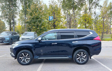 Mitsubishi Pajero Sport III рестайлинг, 2019 год, 3 234 000 рублей, 10 фотография