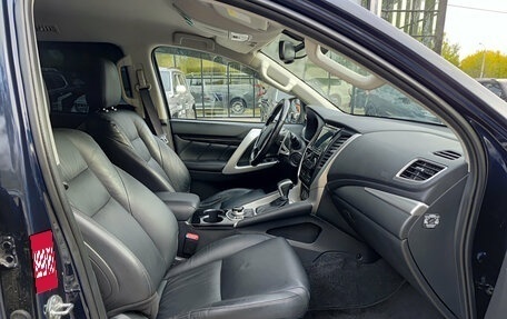 Mitsubishi Pajero Sport III рестайлинг, 2019 год, 3 234 000 рублей, 13 фотография