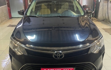 Toyota Camry, 2015 год, 1 590 000 рублей, 2 фотография