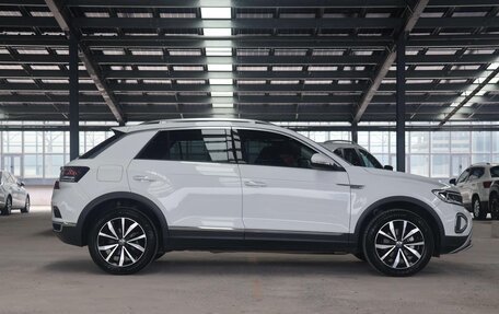Volkswagen T-Roc I, 2023 год, 1 260 000 рублей, 7 фотография