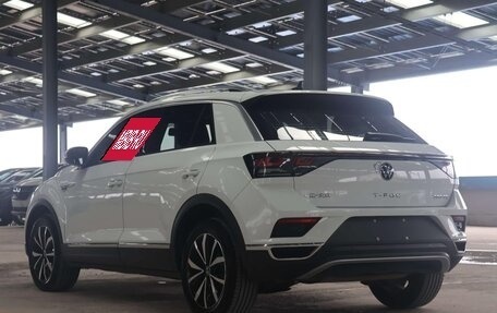 Volkswagen T-Roc I, 2023 год, 1 260 000 рублей, 4 фотография