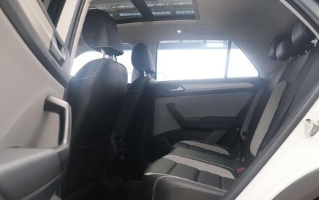 Volkswagen T-Roc I, 2023 год, 1 260 000 рублей, 15 фотография