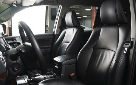 Toyota Land Cruiser Prado 150 рестайлинг 2, 2014 год, 2 850 000 рублей, 19 фотография
