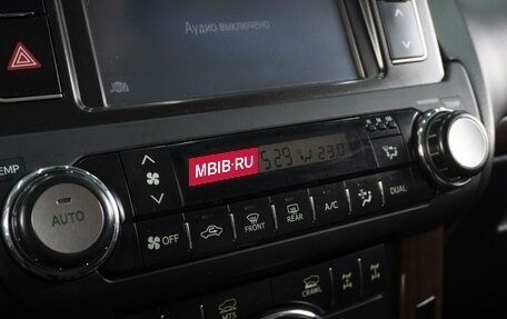 Toyota Land Cruiser Prado 150 рестайлинг 2, 2014 год, 2 850 000 рублей, 30 фотография