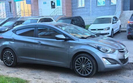 Hyundai Elantra V, 2015 год, 890 000 рублей, 2 фотография