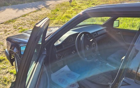 Mercedes-Benz E-Класс, 1992 год, 310 000 рублей, 6 фотография