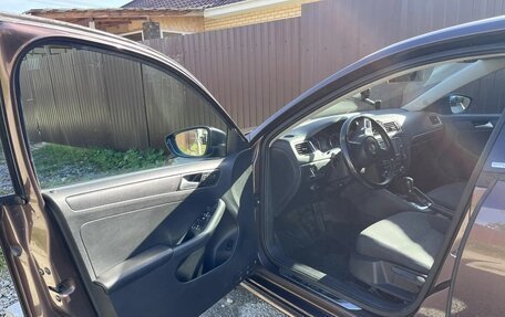 Volkswagen Jetta VI, 2014 год, 1 250 000 рублей, 2 фотография