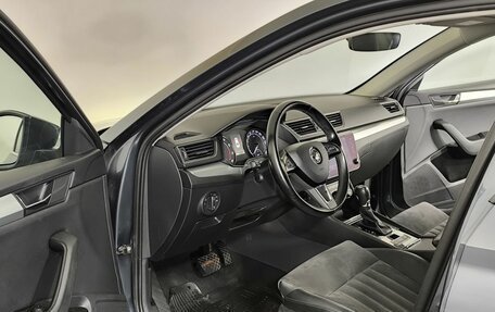 Skoda Superb III рестайлинг, 2017 год, 1 810 000 рублей, 8 фотография